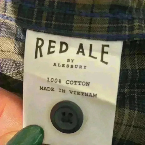 Red Ale Patterned Men's Short Sleeve Button Up - Picture 6 of 6